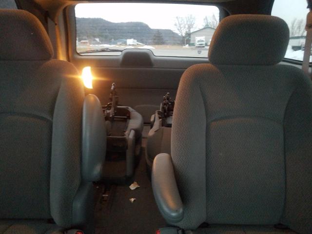 1A4GP45RX6B757889 - 2006 CHRYSLER TOWN & COU ვერცხლისფერი ფოტო 10