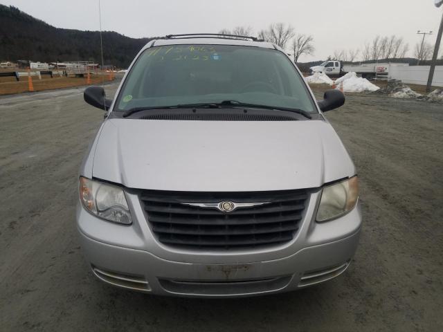 1A4GP45RX6B757889 - 2006 CHRYSLER TOWN & COU ვერცხლისფერი ფოტო 5
