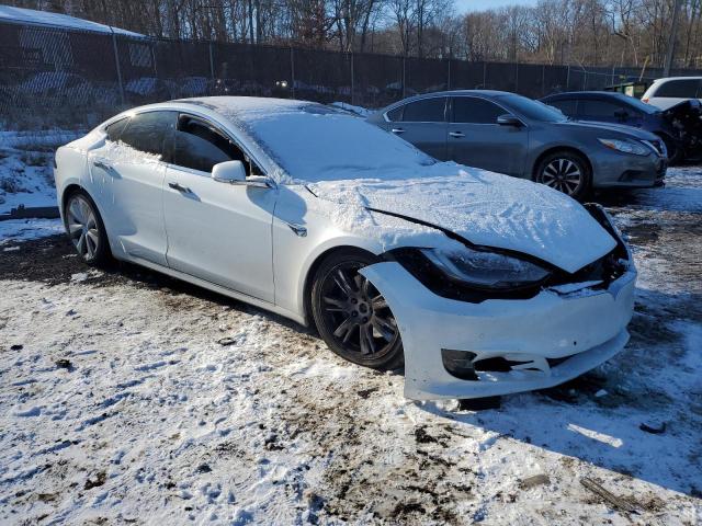 5YJSA1E27LF401170 - 2020 TESLA MODEL S WHITE photo 4