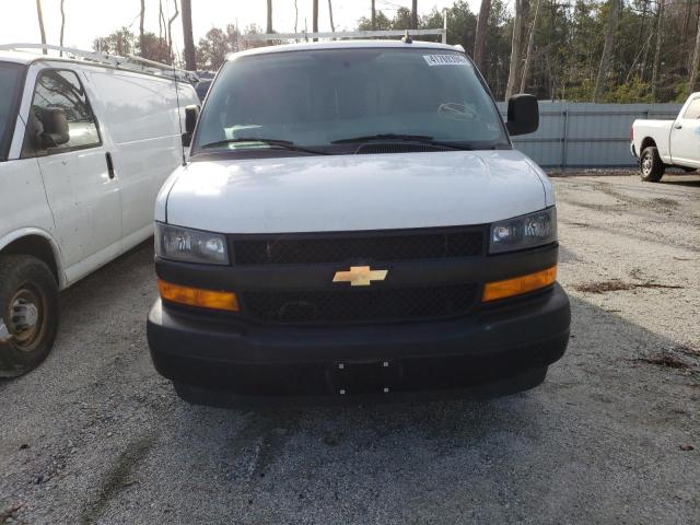 1GCWGAF70M1189216 - 2021 CHEVROLET EXPRESS G2 WHITE photo 5