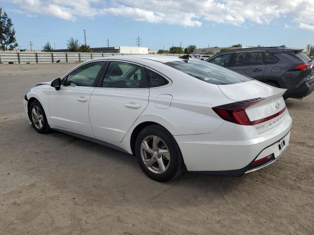 5NPEG4JA0MH120468 - 2021 HYUNDAI SONATA SE WHITE photo 2