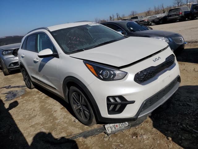 KNDCB3LC5N5537200 - 2022 KIA NIRO LX WHITE photo 4