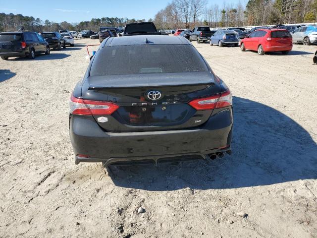 4T1M11AK8LU324648 - 2020 TOYOTA CAMRY SE BLACK photo 6