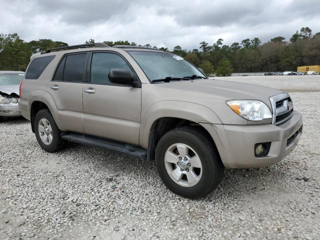 JTEZU14R978072249 - 2007 TOYOTA 4RUNNER SR5 TAN photo 4