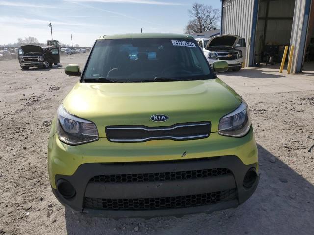 KNDJN2A29H7882502 - 2017 KIA SOUL GREEN photo 5