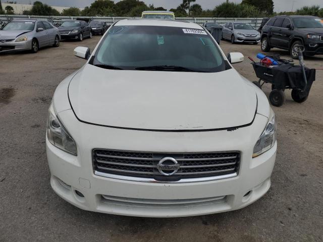 1N4AA5AP9AC865856 - 2010 NISSAN MAXIMA S WHITE photo 5