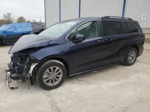2022 TOYOTA SIENNA LE, null