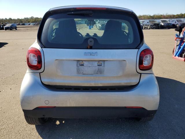 WMEFJ5DA3GK060619 - 2016 SMART FORTWO SILVER photo 6