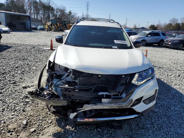 5N1AT2MV6HC804693 - 2017 NISSAN ROGUE SV WHITE photo 5