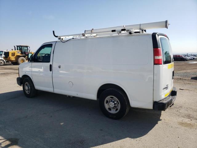 1GCWGFCB5D1902441 - 2013 CHEVROLET EXPRESS G2 WHITE photo 2