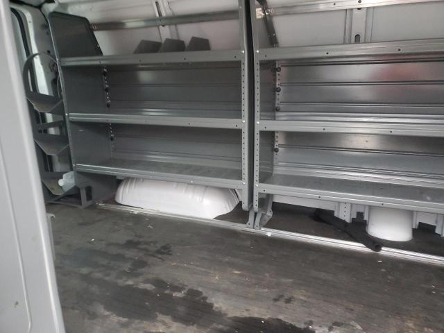 1GCWGAFG3L1253439 - 2020 CHEVROLET EXPRESS G2 WHITE photo 11