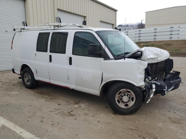 1GCWGAFG3L1253439 - 2020 CHEVROLET EXPRESS G2 WHITE photo 4