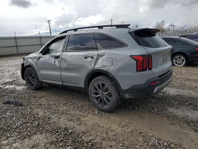 5XYRHDLF9NG108285 - 2022 KIA SORENTO EX GRAY photo 2