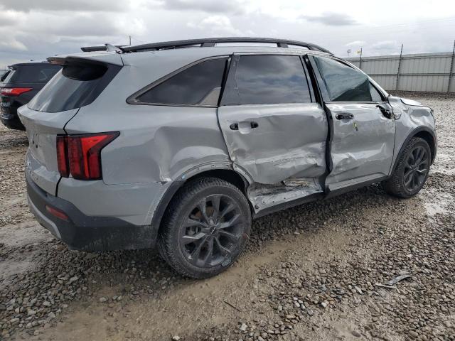 5XYRHDLF9NG108285 - 2022 KIA SORENTO EX GRAY photo 3