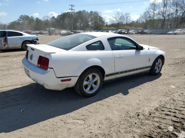 1ZVHT80N585141436 - 2008 FORD MUSTANG WHITE photo 3