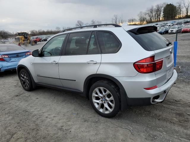 5UXZV4C58BL403084 - 2011 BMW X5 XDRIVE35I SILVER photo 2