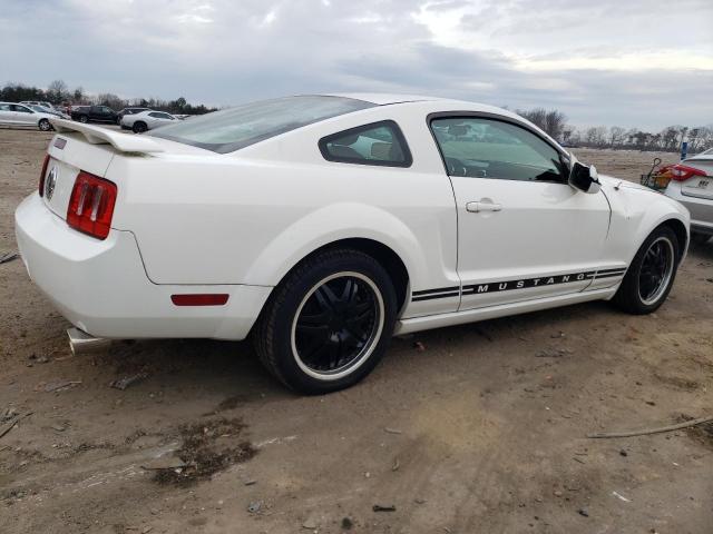 1ZVFT80N865116860 - 2006 FORD MUSTANG WHITE photo 3
