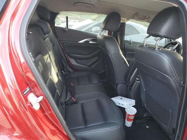 SJKCH5CR7JA059911 - 2018 INFINITI QX30 BASE RED photo 11