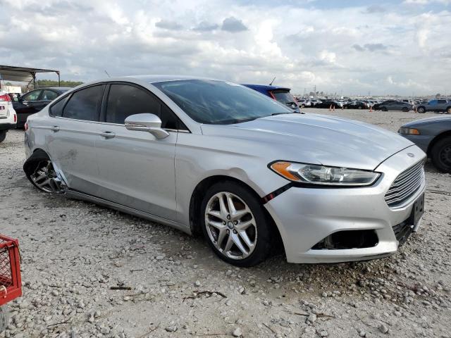 3FA6P0H74DR165133 - 2013 FORD FUSION SE SILVER photo 4