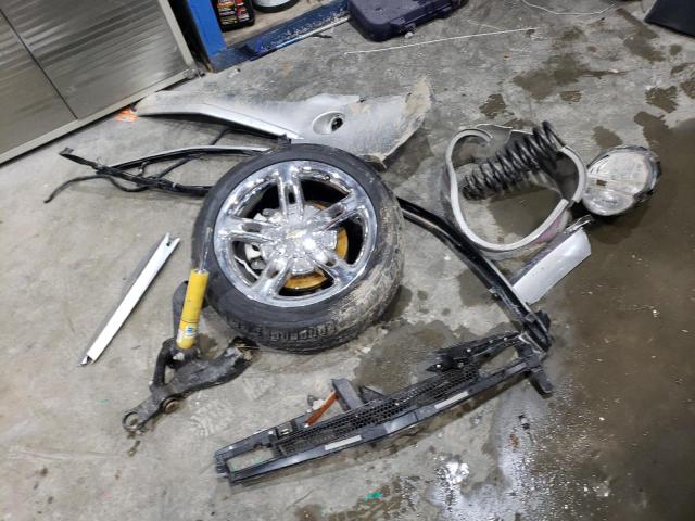 1GCES14H75B117091 - 2005 CHEVROLET SSR 银色 照片 12