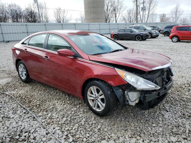 5NPEB4AC6DH756649 - 2013 HYUNDAI SONATA GLS RED photo 4