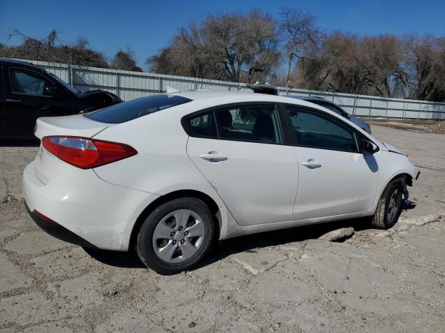 KNAFK4A69G5610066 - 2016 KIA FORTE LX WHITE photo 3