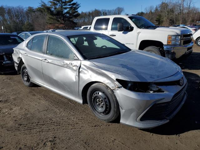 4T1C11AK4RU853177 - 2024 TOYOTA CAMRY LE SILVER photo 4