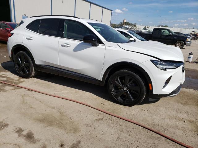 LRBFZNR47ND070550 - 2022 BUICK ENVISION ESSENCE თეთრი ფოტო 4