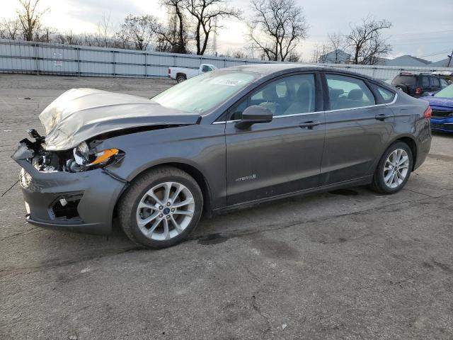 3FA6P0LU9KR154882 - 2019 FORD FUSION SE GRAY photo 1