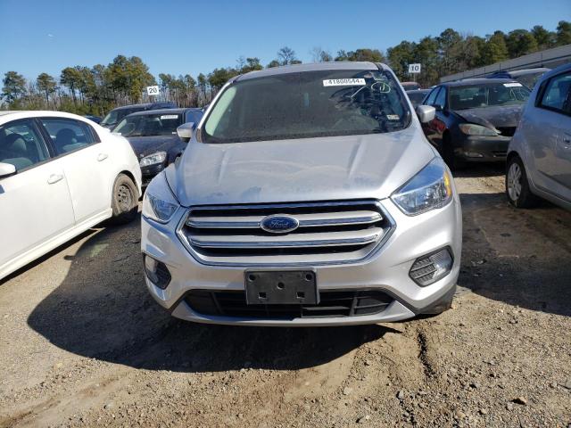 1FMCU9G90HUD67085 - 2017 FORD ESCAPE SE SILVER photo 5