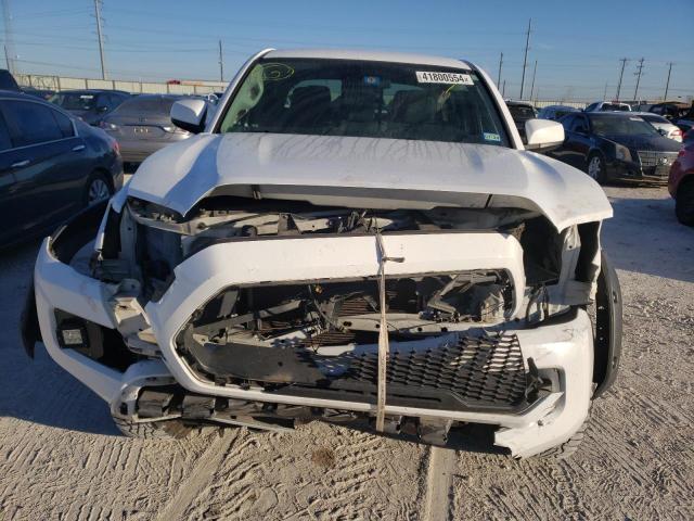 5TFAX5GN5JX116690 - 2018 TOYOTA TACOMA DOUBLE CAB WHITE photo 5