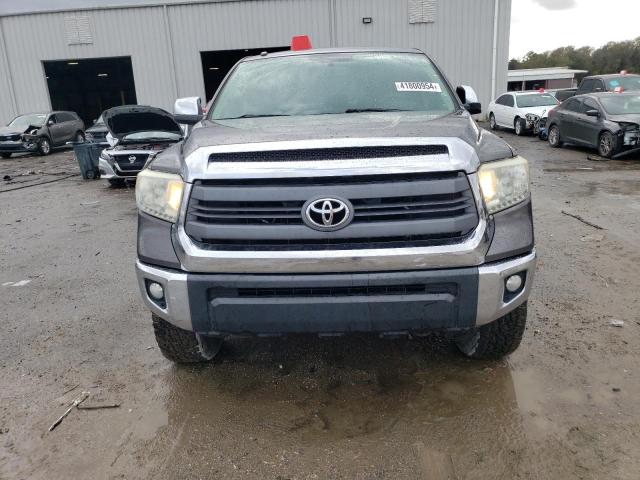 5TFDW5F10EX355942 - 2014 TOYOTA TUNDRA CREWMAX SR5 GRAY photo 5