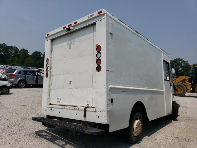 4UZAANCP14CL85348 - 2004 FREIGHTLINER CHASSIS M LINE WALK-IN VAN WHITE photo 4