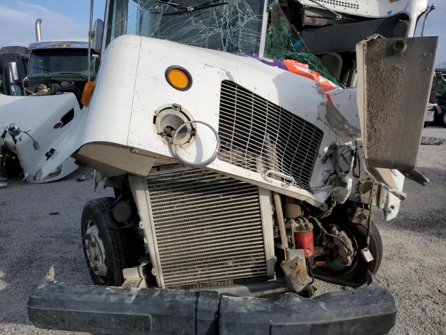 4UZAANCP14CL85348 - 2004 FREIGHTLINER CHASSIS M LINE WALK-IN VAN WHITE photo 7