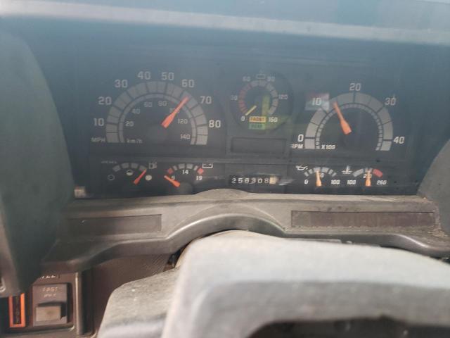 1GDK7H1C82J511900 - 2002 GMC C-SERIES C7H042 YELLOW photo 9