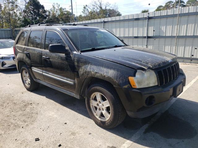 1J8GS48K17C607287 - 2007 JEEP GRAND CHER LAREDO BLACK photo 4