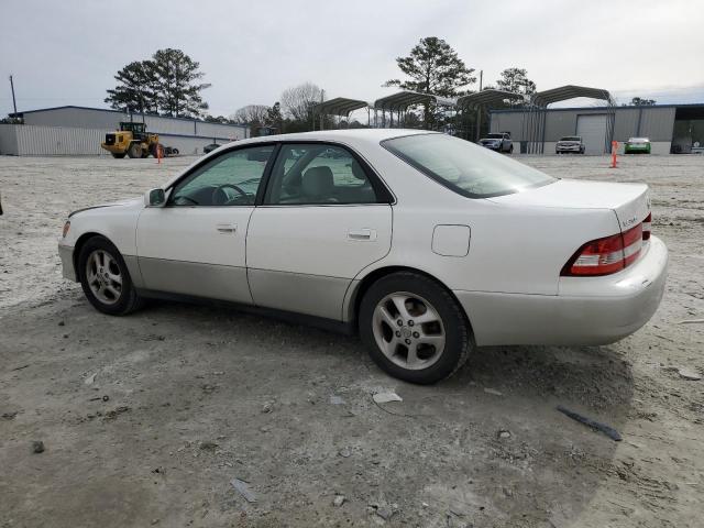 JT8BF28G215109745 - 2001 LEXUS ES 300 WHITE photo 2