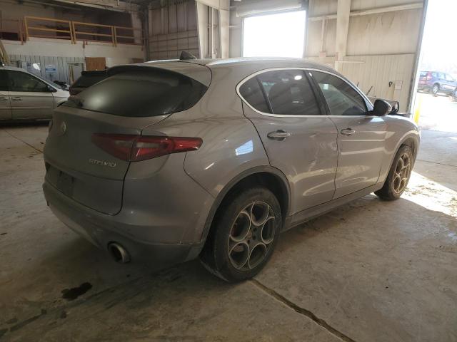 ZASFAKBNXJ7B80163 - 2018 ALFA ROMEO STELVIO TI ნაცრისფერი ფოტო 3
