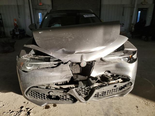 ZASFAKBNXJ7B80163 - 2018 ALFA ROMEO STELVIO TI ნაცრისფერი ფოტო 5