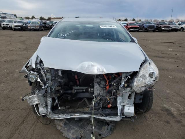 JTDKN3DU7F1961285 - 2015 TOYOTA PRIUS SILVER photo 5