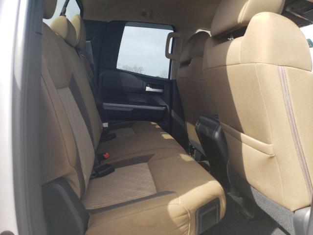 5TFRW5F18GX198718 - 2016 TOYOTA TUNDRA DOUBLE CAB SR/SR5 WHITE photo 10