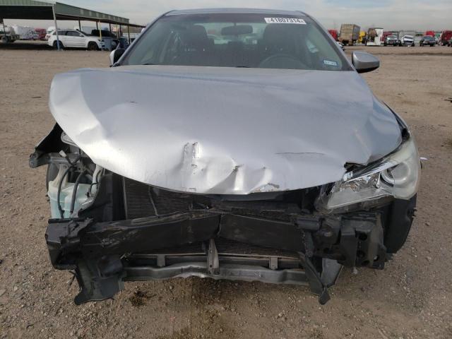 4T4BF1FK5FR452714 - 2015 TOYOTA CAMRY LE SILVER photo 5