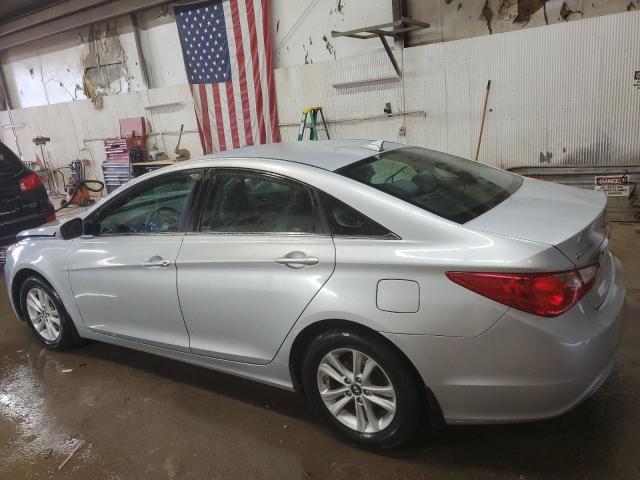 5NPEB4AC7DH806975 - 2013 HYUNDAI SONATA GLS SILVER photo 2