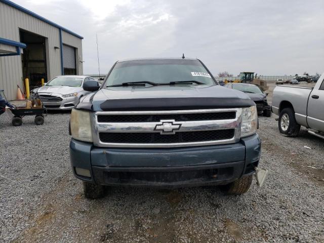 2GCEK13M171562606 - 2007 CHEVROLET SILVERADO K1500 CREW CAB BLUE photo 5