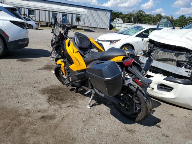 538SMBZ47HCA08289 - 2017 ZERO MOTORCYCLES INC S 6.5 YELLOW photo 3