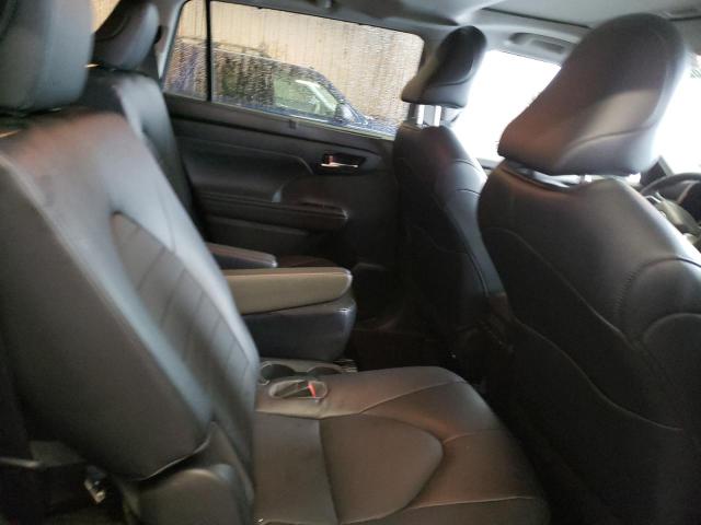5TDGZRBH2NS586717 - 2022 TOYOTA HIGHLANDER XLE BLACK photo 11