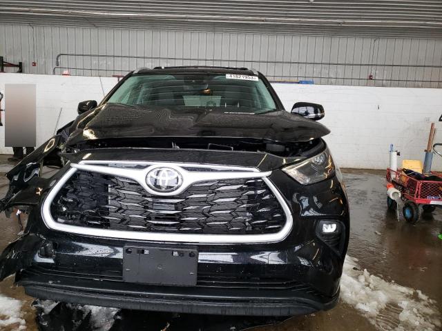 5TDGZRBH2NS586717 - 2022 TOYOTA HIGHLANDER XLE BLACK photo 5