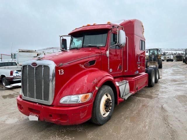 1XPHD49X9BD118010 - 2011 PETERBILT 386 RED photo 2