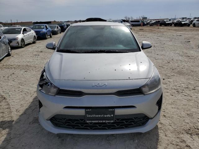 3KPA24AD6PE614480 - 2023 KIA RIO LX SILVER photo 5