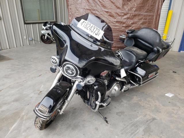 1HD1FCW145Y670677 - 2005 HARLEY-DAVIDSON FLHTCUI 黑色 照片 2